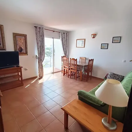 Saralma 4 Beds 2 Bathrooms And Swimming Pool Apartament