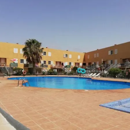 Saralma 4 Beds 2 Bathrooms And Swimming Pool *